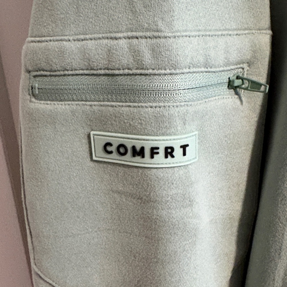 Comfrt airplane mode Hoodie in Aloe - Picture 7 of 10